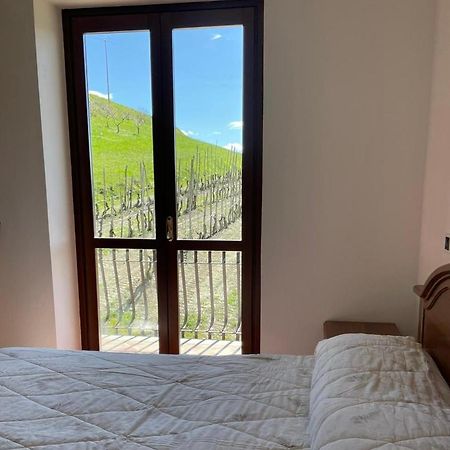 Spicchio Di Langa - Casa Indipendente Tra Le Vigne E Le Alpi Villa Belvedere Langhe Exteriör bild