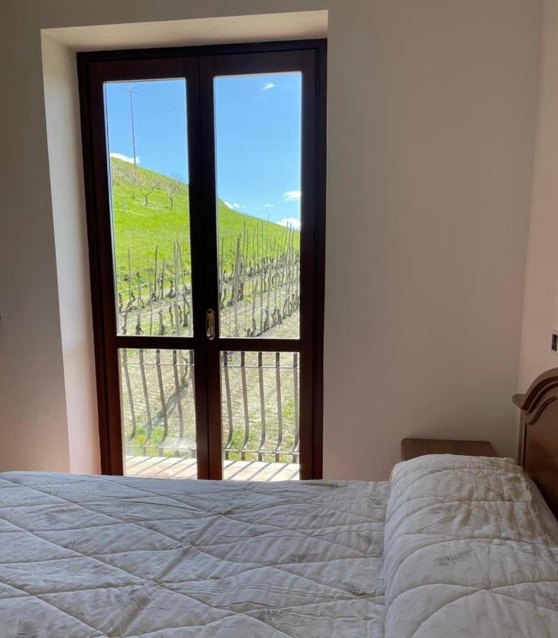 Spicchio Di Langa - Casa Indipendente Tra Le Vigne E Le Alpi Villa Belvedere Langhe Exteriör bild